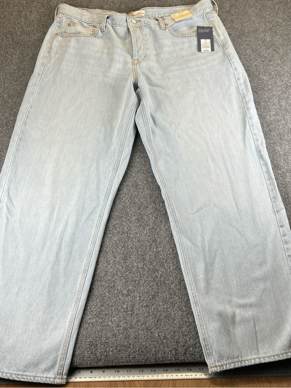 Universal Thread 16R low rise baggy leg relaxed hip and thigh light Wash new